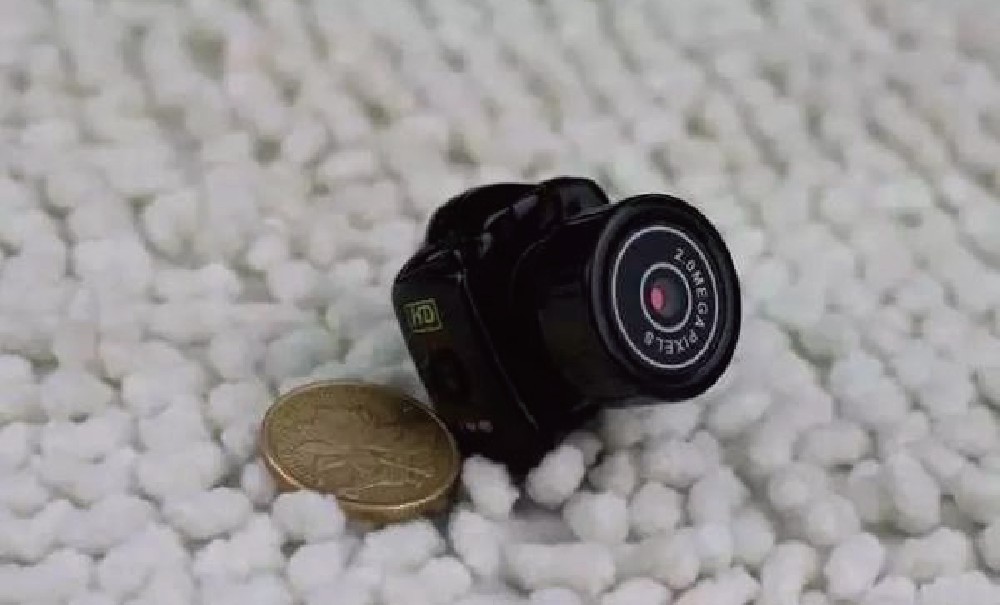 防不勝防！出租屋發(fā)現(xiàn)針孔攝像頭：藏在路由器里面