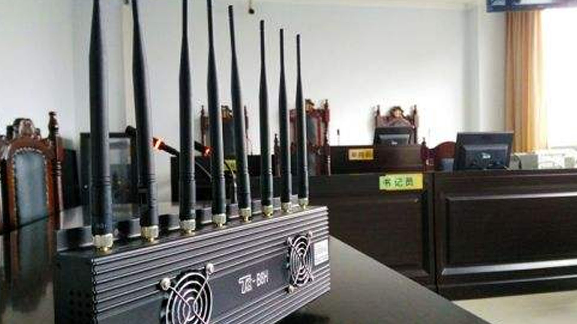 內(nèi)置信號屏蔽器與外置信號屏蔽器相比優(yōu)勢在哪？