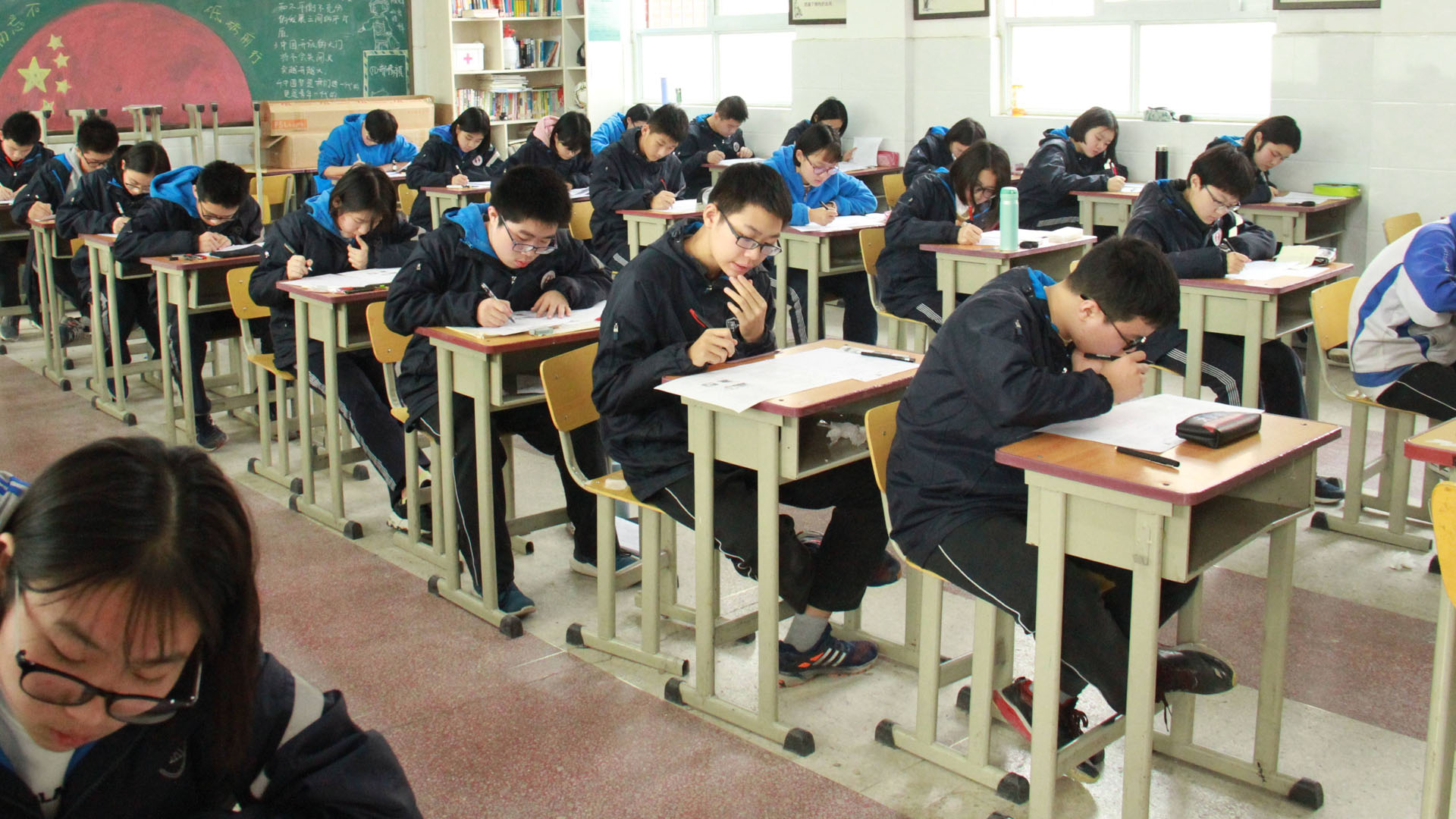 學(xué)校所有考場都該安裝手機(jī)信號屏蔽器嗎？