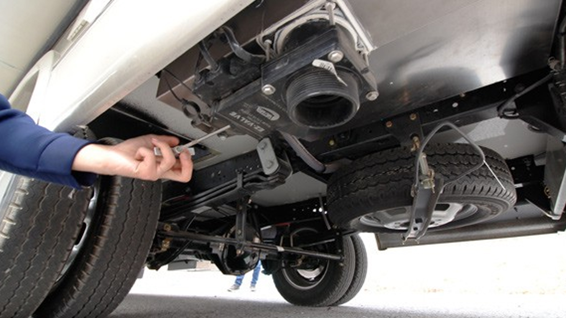 GPS跟蹤定位器易被安裝在私家車哪些地方？